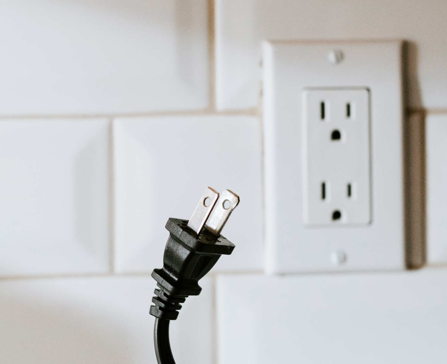 Power cable and electrical outlet