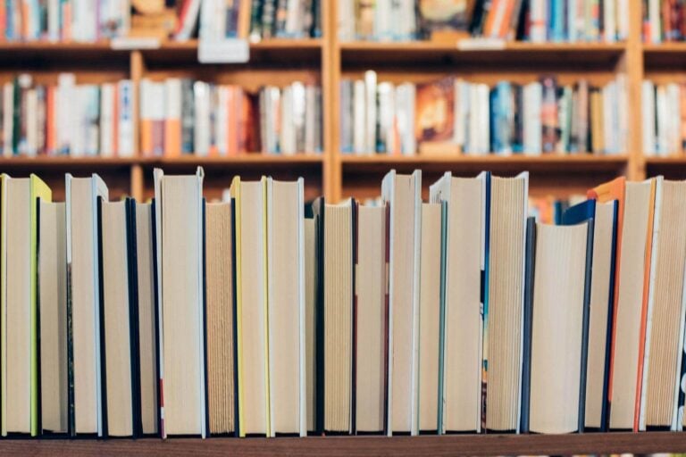 books on a book shelf