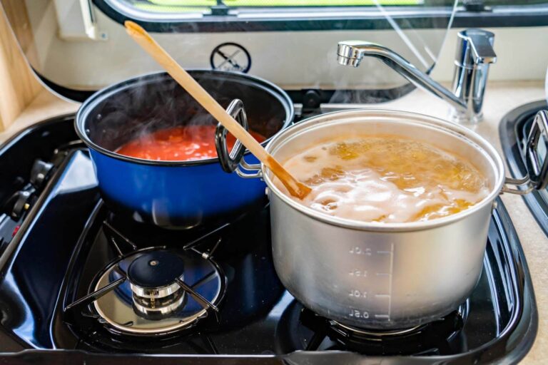 5 Tips to Master Cooking in an RV
