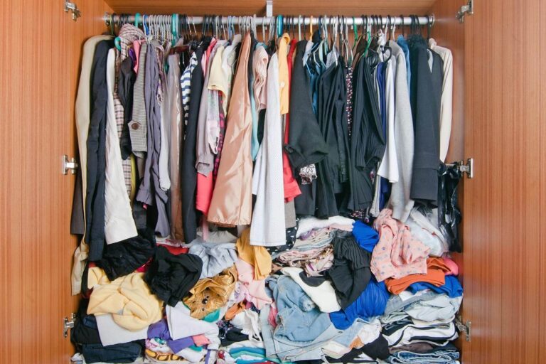 6 Life-Changing Benefits of a Massive Clothing Purge