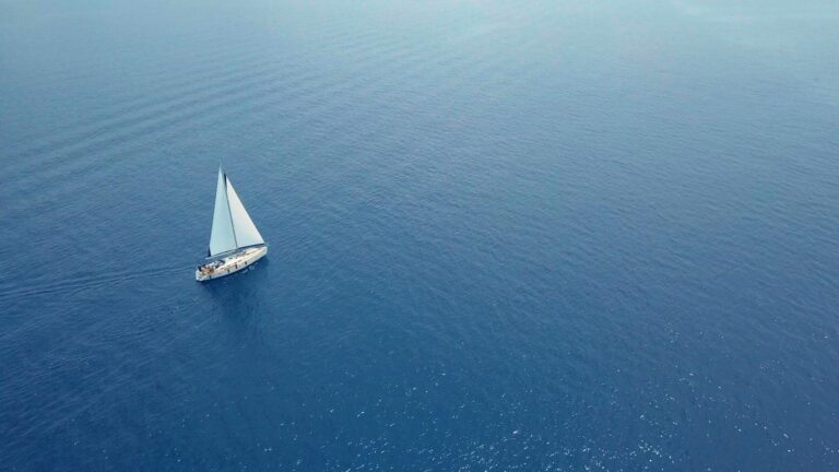 17 Best Sailing Movies & Documentaries