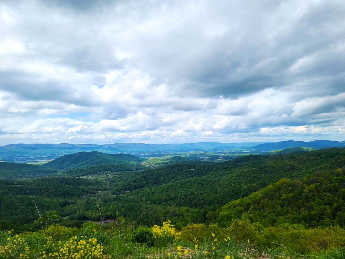 View from the Blue Ridge Parkway of the mountains.